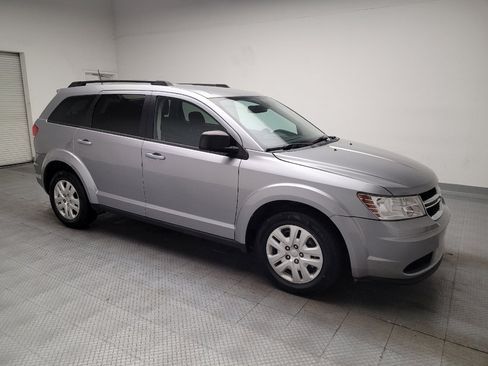 Used 2018 Dodge Journey SE w/ Connectivity Group FWD image 11