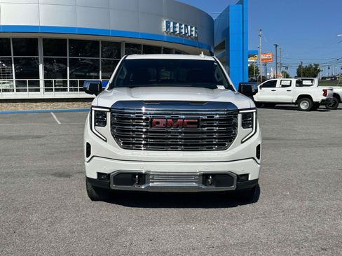 Used 2024 GMC Sierra 1500 Denali w/ Technology Package AWD/4WD image 2
