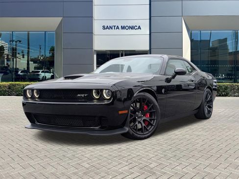 Used 2016 Dodge Challenger SRT Hellcat image 1