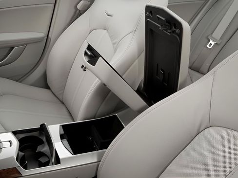 Used 2010 Cadillac CTS Premium RWD image 50