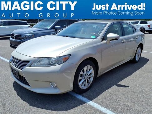 Used 2013 Lexus ES 300h FWD image 1