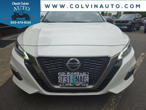 Used 2021 Nissan Altima 2.5 SR FWD image 2
