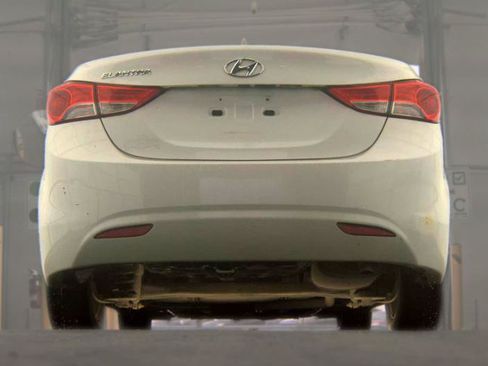 Used 2013 Hyundai Elantra GLS FWD image 5