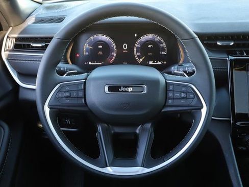 New 2025 Jeep Grand Cherokee L Altitude image 21