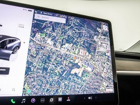 Used 2023 Tesla Model Y Long Range image 20