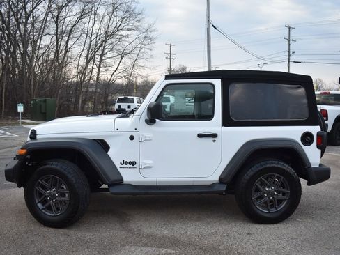 Used 2024 Jeep Wrangler Sport S image 3
