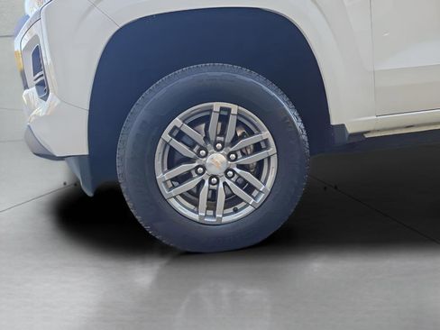 Used 2023 Chevrolet Colorado LT AWD/4WD image 10