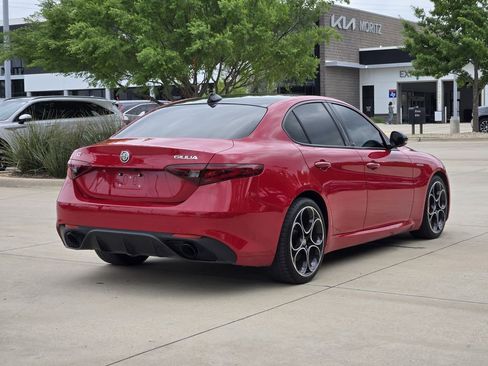 Used 2022 Alfa Romeo Giulia Veloce RWD image 4