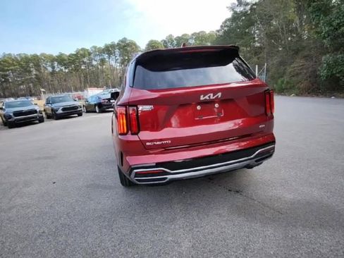Used 2023 Kia Sorento SX image 4