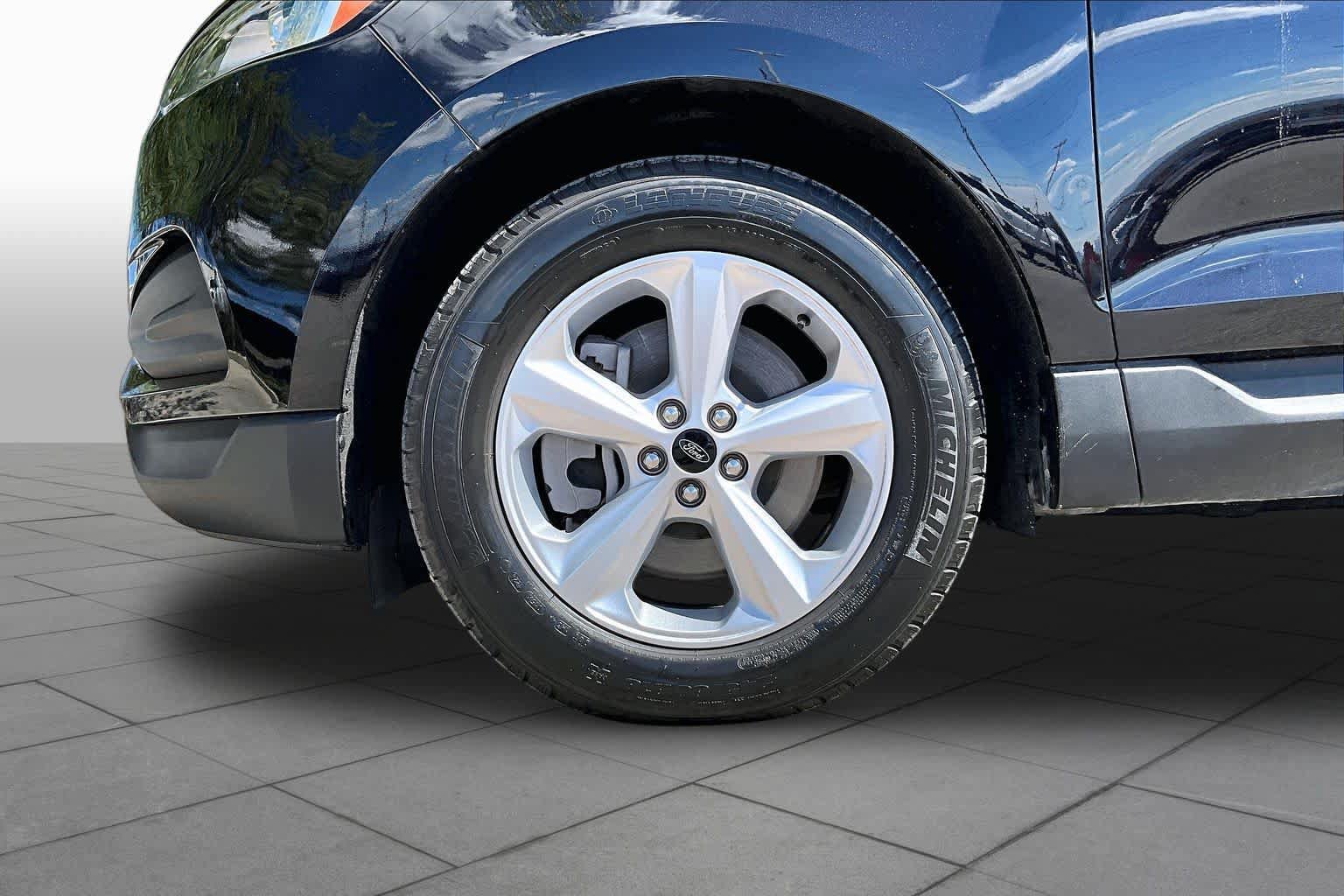 Used 2024 Ford Edge SE AWD/4WD image 11