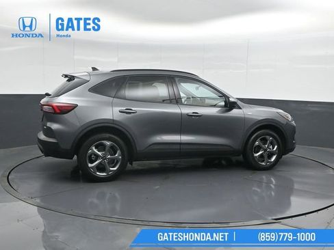 Used 2025 Ford Escape ST-Line AWD/4WD image 3
