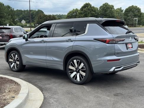 New 2025 Mitsubishi Outlander SEL image 6