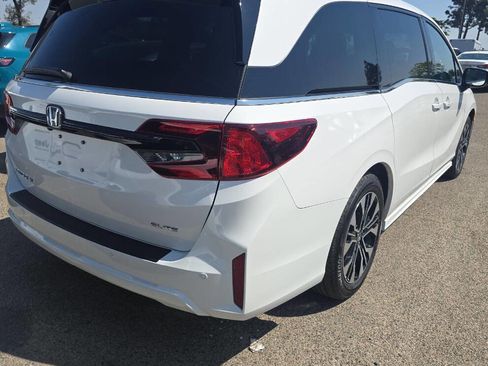 Used 2026 Honda Odyssey Elite image 2