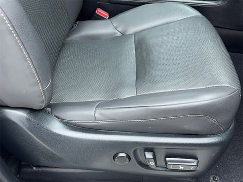 Used 2023 Lexus GX 460 Premium w/ Accessory Package image 45