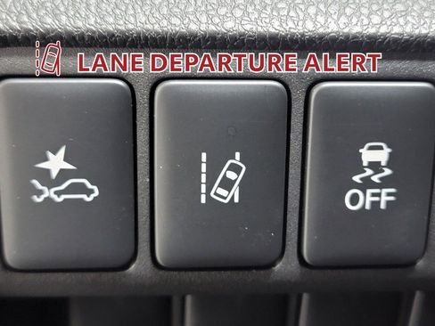 Used 2024 Mitsubishi Eclipse Cross LE image 24