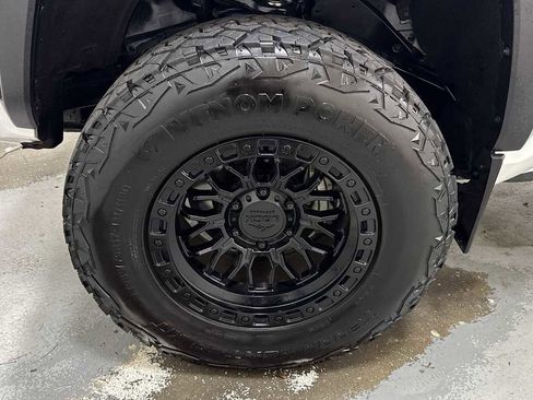 Used 2024 Toyota Tacoma TRD Off-Road image 10