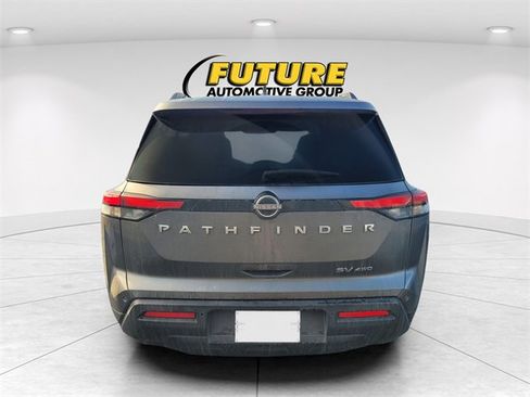 Used 2022 Nissan Pathfinder SV image 4