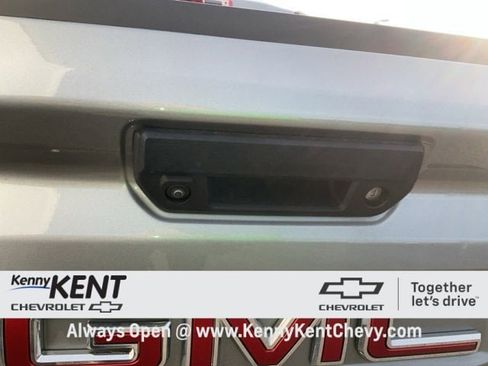 Used 2024 GMC Canyon Elevation w/ Convenience Package image 9