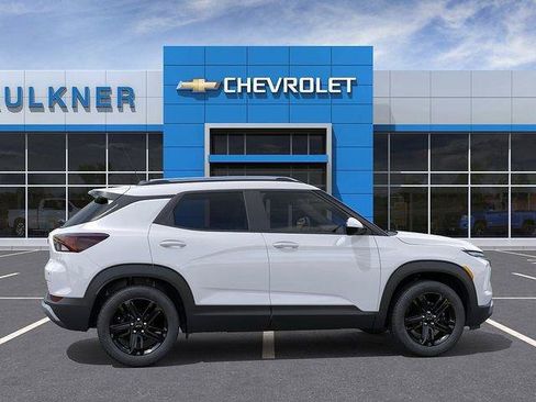 New 2026 Chevrolet TrailBlazer LT w/ Midnight Edition AWD/4WD image 5