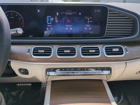 Certified 2024 Mercedes-Benz GLS 450 4MATIC image 22