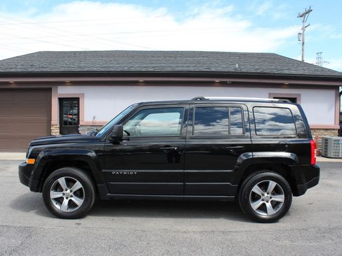 Used 2017 Jeep Patriot High Altitude AWD/4WD image 18