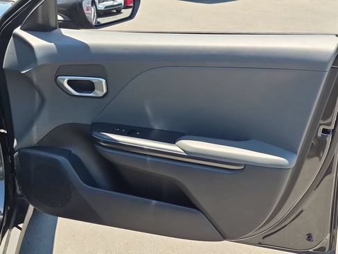 Used 2025 Kia K4 FWD image 33