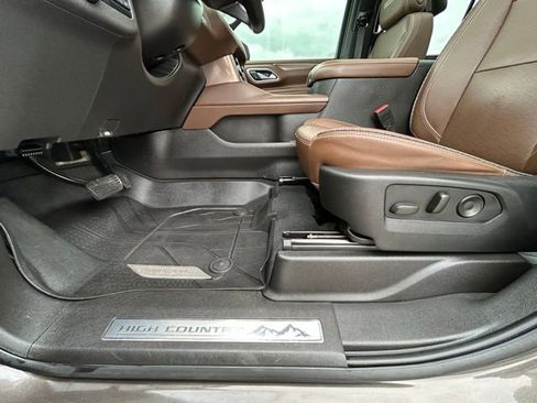 Used 2021 Chevrolet Tahoe High Country w/ Premium Package AWD/4WD image 32
