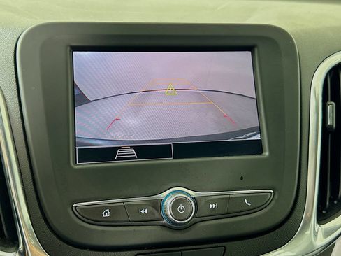 Used 2022 Chevrolet Equinox LS AWD/4WD image 30