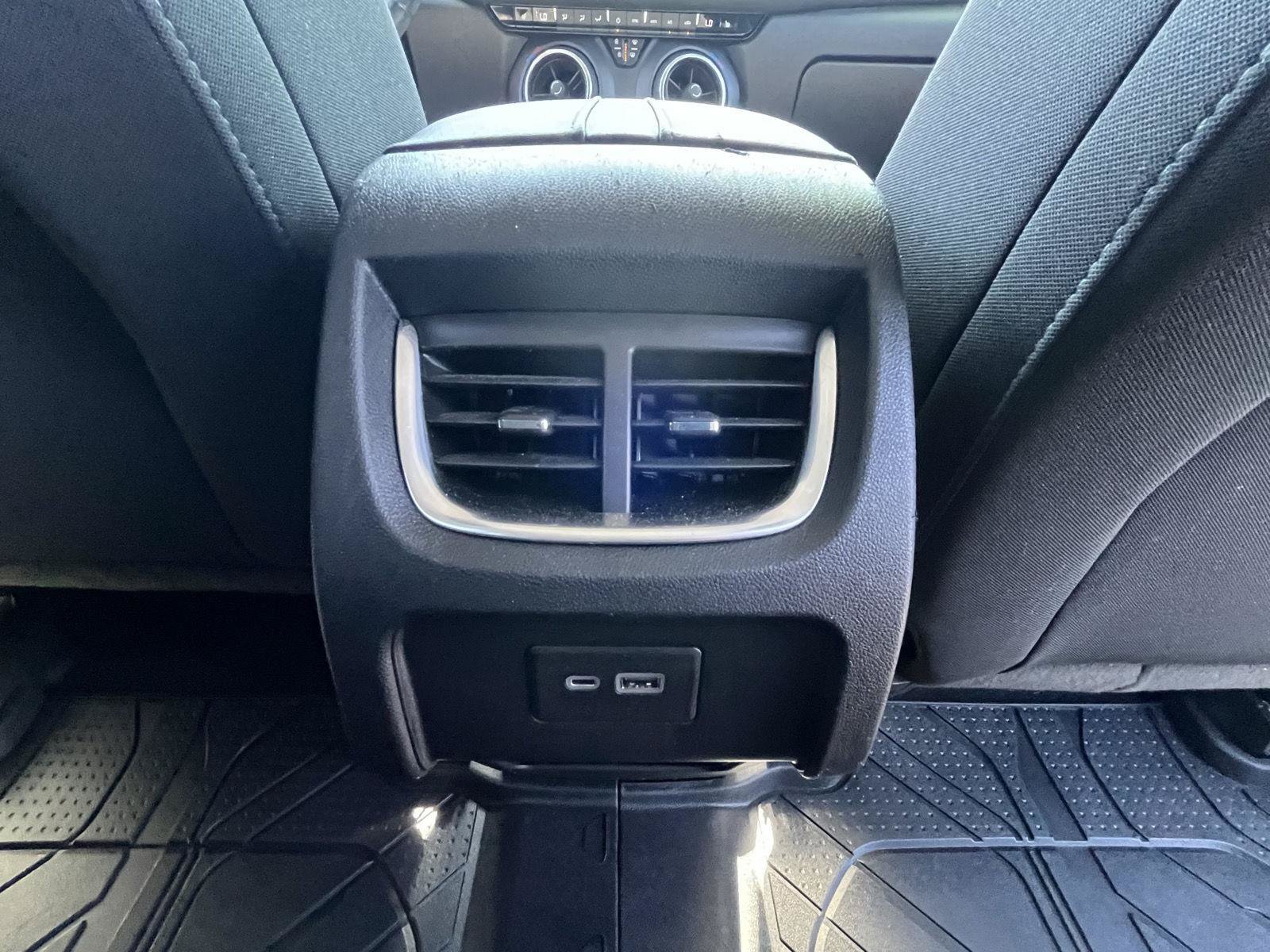 Used 2020 Chevrolet Blazer LT FWD image 18