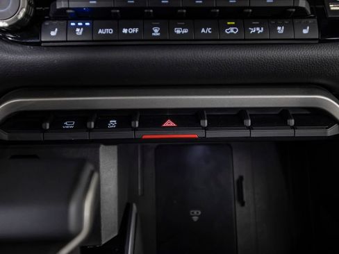 Used 2025 Toyota Sequoia Limited AWD/4WD image 42