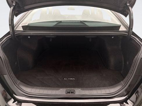 Used 2024 Nissan Altima 2.5 SV FWD image 19