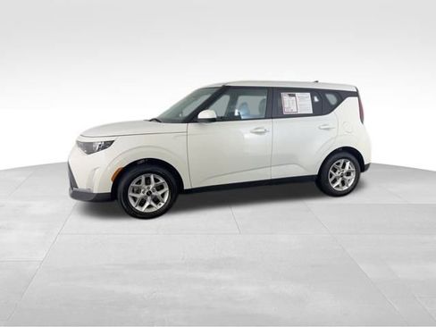 Certified 2024 Kia Soul S image 5