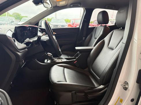 Used 2024 Buick Encore GX Sport Touring FWD image 13