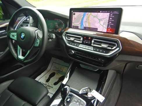 Used 2024 BMW X3 xDrive30i AWD/4WD image 5