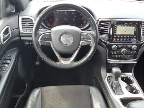 Used 2021 Jeep Grand Cherokee Laredo X AWD/4WD image 6
