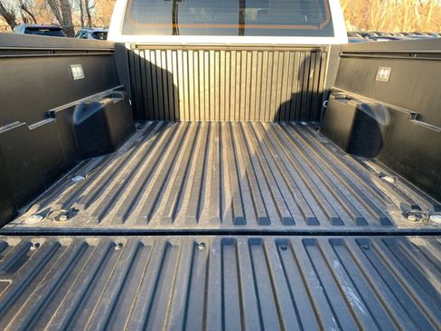 Used 2025 Toyota Tacoma TRD Off-Road image 29