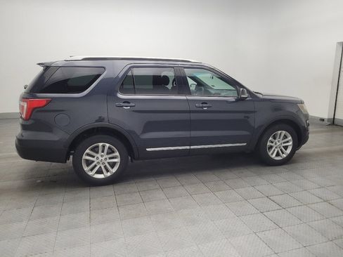 Used 2017 Ford Explorer XLT FWD image 10