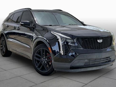 Used 2021 Cadillac XT4 Sport w/ Cold Weather Package FWD image 3