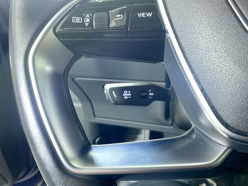 Used 2021 Audi e-tron Premium w/ Convenience Plus Package image 15