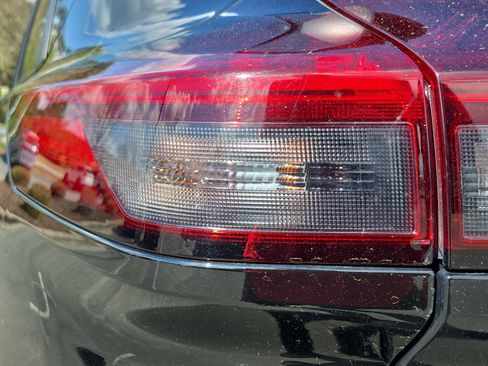 Used 2024 Nissan Rogue SV image 34