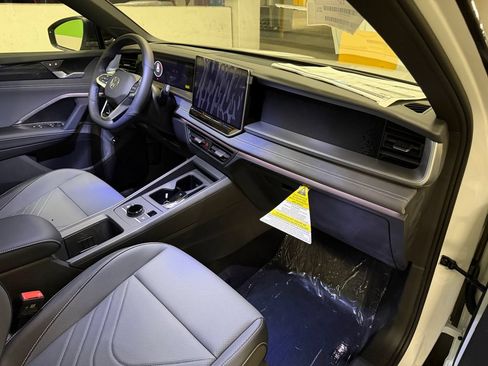 New 2026 Volkswagen Tiguan SE R-Line AWD/4WD image 20