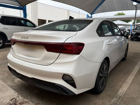 Used 2022 Kia Forte LXS FWD image 8