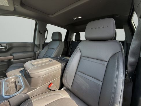 Used 2022 GMC Sierra 1500 Denali w/ Denali Premium Package AWD/4WD image 18