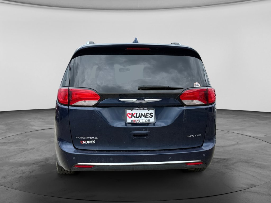 Used 2018 Chrysler Pacifica Limited FWD image 7