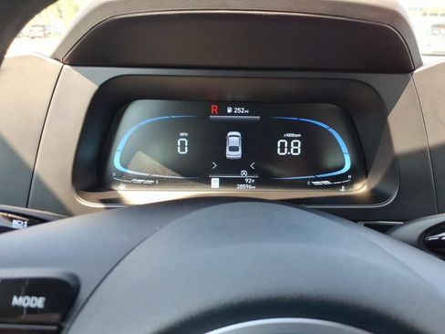 Used 2025 Hyundai Elantra SE FWD image 17