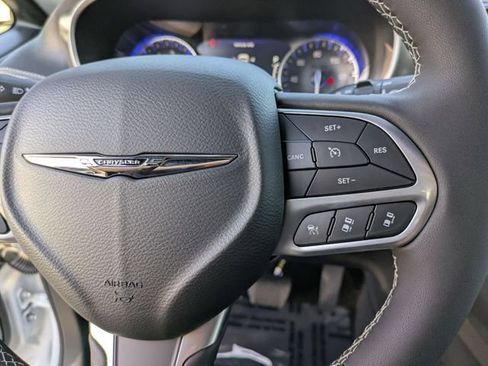 New 2026 Chrysler Pacifica Select FWD image 23