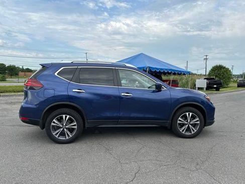 Used 2019 Nissan Rogue SV w/ Premium Package AWD/4WD image 6