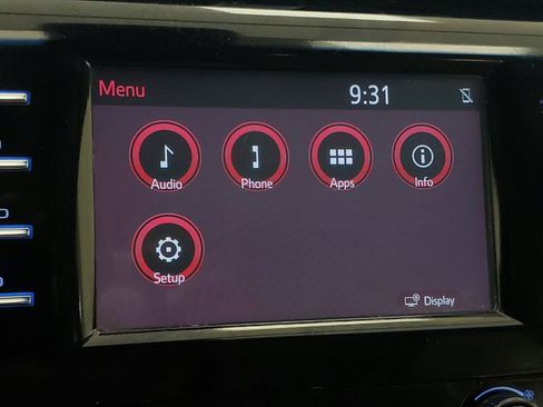 Used 2018 Toyota Camry SE FWD image 19