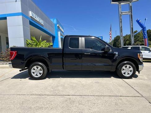 Used 2022 Ford F150 XLT image 3