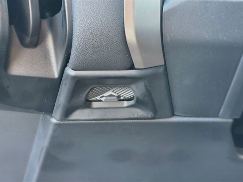 Used 2025 BMW X3 xDrive30i w/ Premium Package AWD/4WD image 36